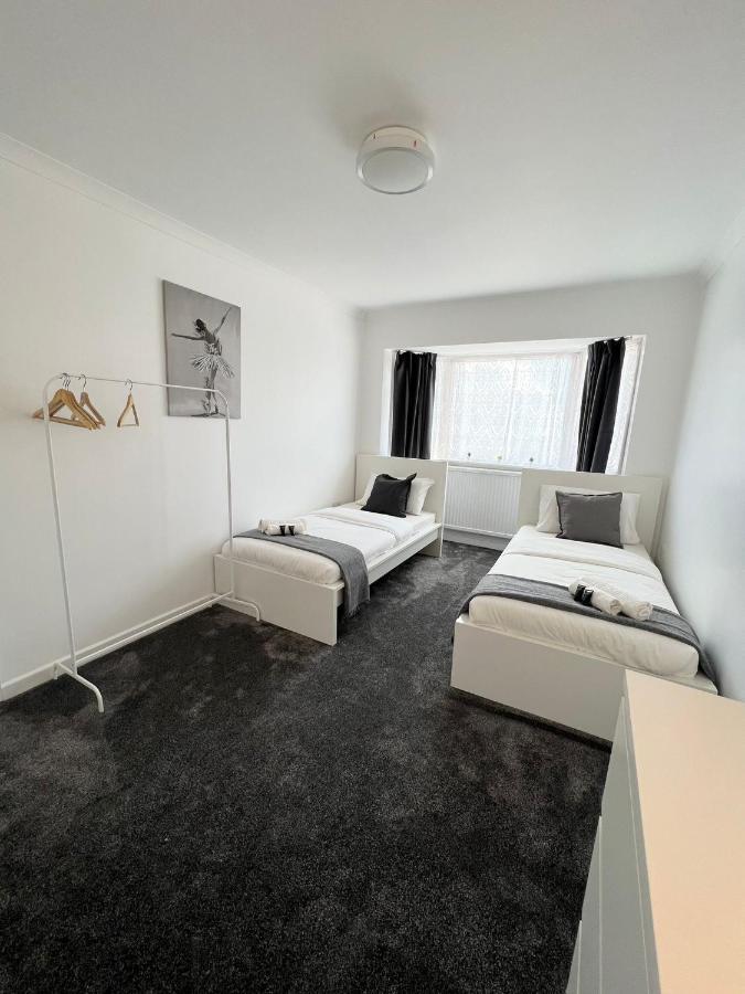 Отель Stunning Flat In Greater Лондон Экстерьер фото